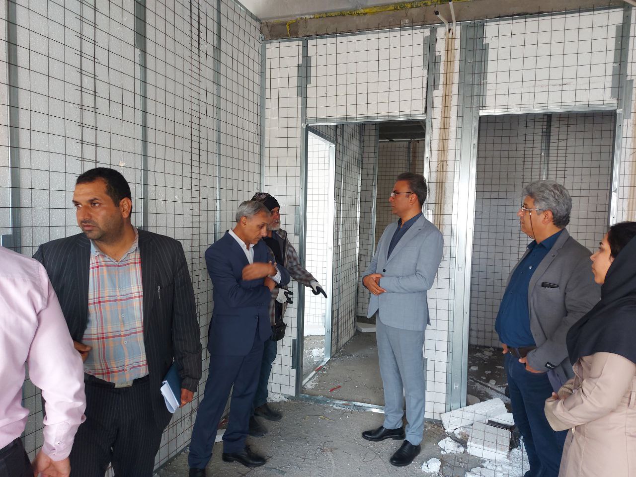 CEO and district managers visit construction projects