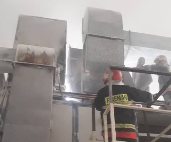 مهار آتش سوزی در کارخانه تصفیه شکر